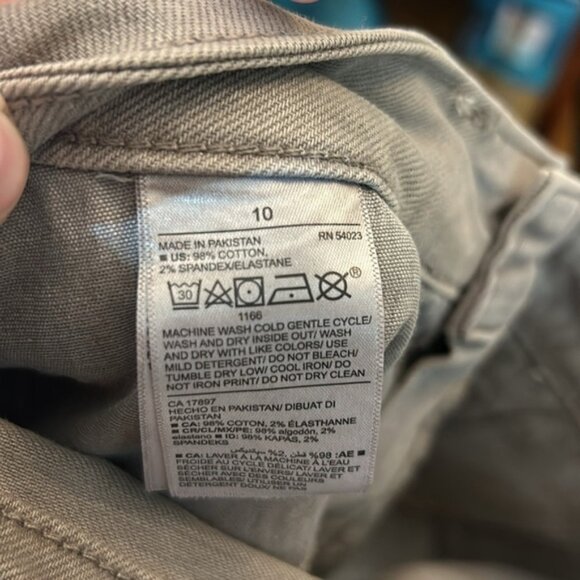 Old Navy OG High Rise Shorts Size 10 NWT - Picture 8 of 8